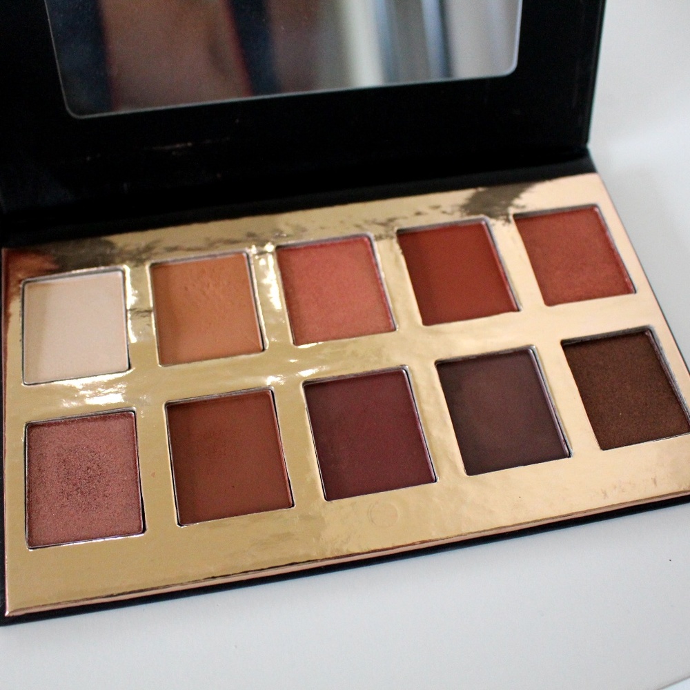 Crown Beauty Fuego Eyeshadow Pallete